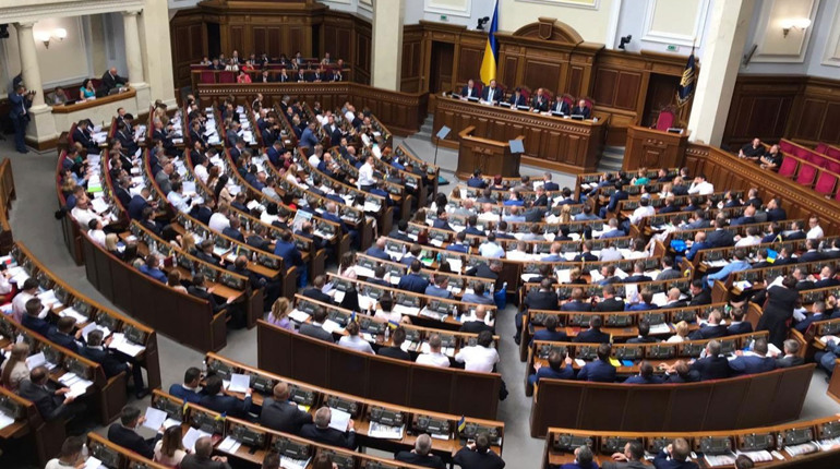 Стало відомо скільки зарплати отримали нардепи від Херсонщини за роботу у вересні