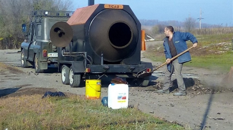 Жителі вулиці Східної відремонтували місцеву дорогу власним коштом
