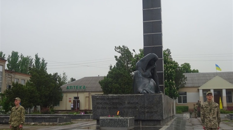 Склади пазл і дізнайся, що було на місці меморіалу “Скорботна мати” в Нижніх Сірогозах