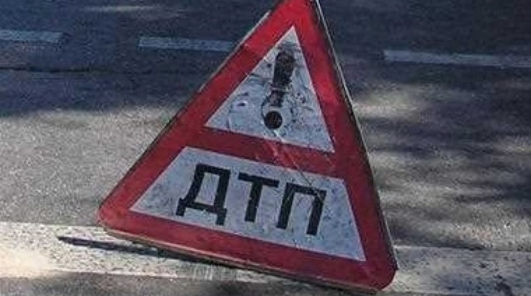 Сьогодні вранці у Кураховому неподалік від автостанції сталось ДТП 