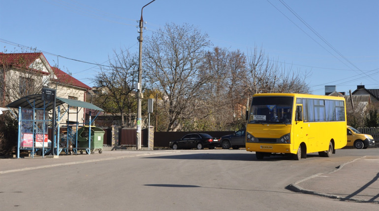 31 жовтня та 1 листопада у Чорткові курсуватиме додатковий транспорт на міське кладовище