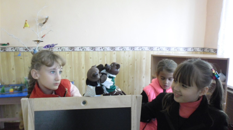 Новостворений гурток театру ляльок готує новорічну виставу