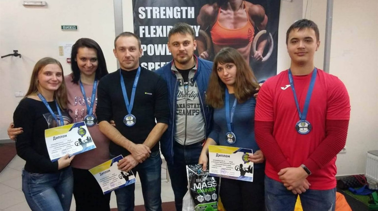 Золото, срібло та бронза: новоградські пауерліфтери приїхали з обласного чемпіонату