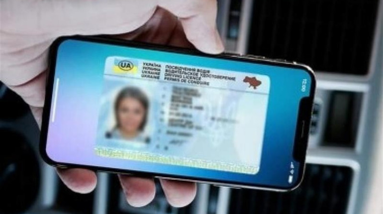 За кермо зі смартфоном: що потрібно знати гадячанам про електронне посвідчення водія