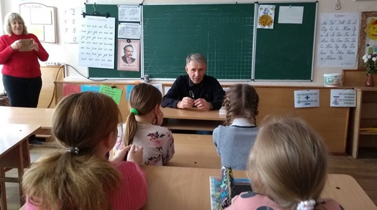 Первомайські школярі вивчали історію міста з краєзнавцем та волонтерами