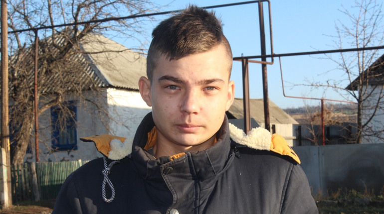 Троїчанин розповів, як почав працювати з 17 років: куди витрачає кошти і яку роботу виконує