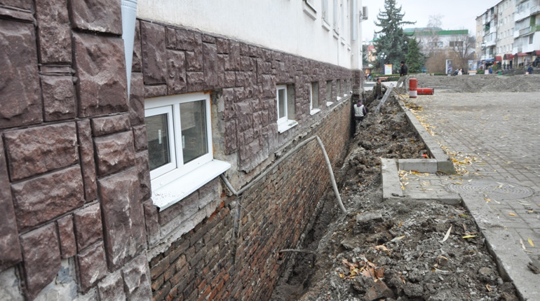 Ліквідація «водяної подушки» під Чортківською міською радою 