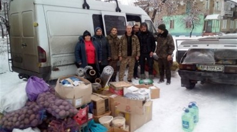 У Сарнах збирають теплі речі для солдатів