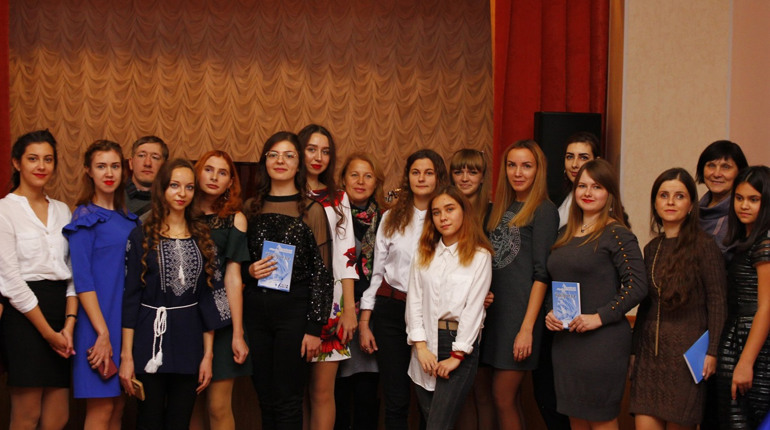Осінь, поезія, любов. Про що пишуть вірші у Бердянську? Фоторепортаж
