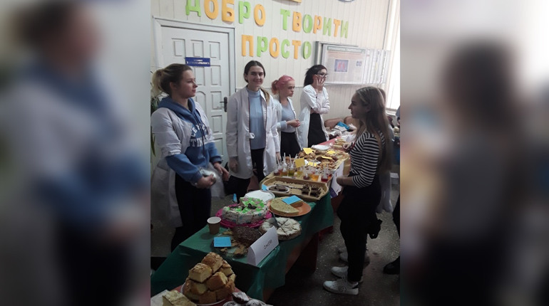 Студенти Уманського медичного коледжу зібрали більше 11 тисяч гривень для воїнів на Сході України