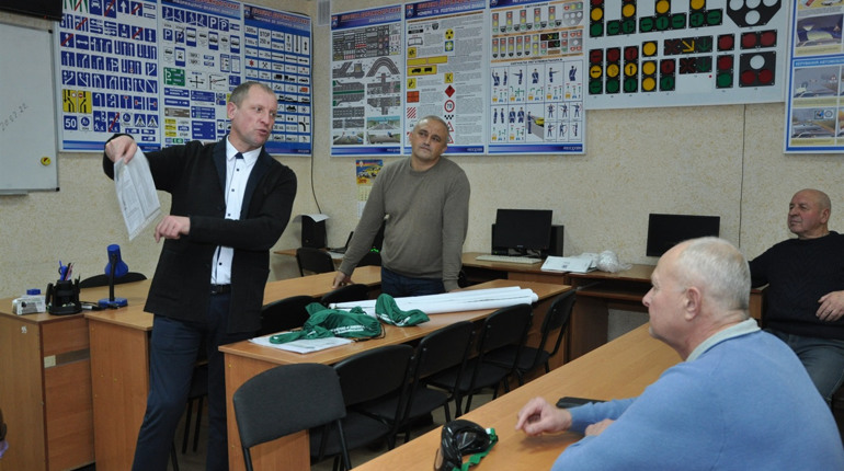 Окуляри з ефектом сп’яніння: сарненські автошколи отримали новий інструмент