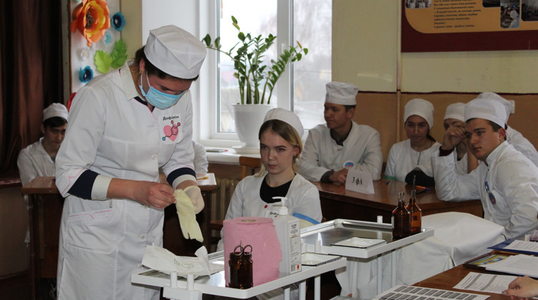 У Ніжинському медичному коледжі відбувся фаховий конкурс:  змагалися фельдшери