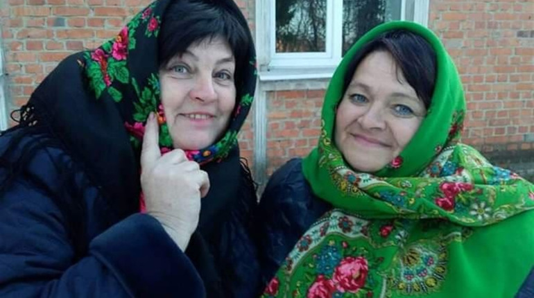 Як на Білопільщині підтримали флешмоб "Зроби фото з хусткою"