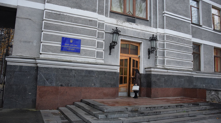 Розвінчуємо міфи про вакцинацію,  дефіцит інсуліну та скасування груп з інвалідністю