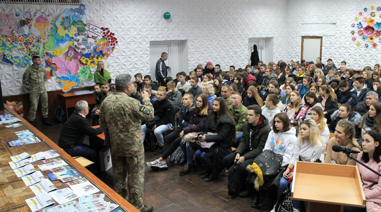 У Ніжині відбулася профорієнтаційна зустріч з метою популяризації військових професій