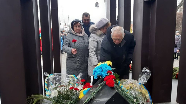 33 річниця Чорнобилю: у Новограді вшанували пам'ять ліквідаторів аварії