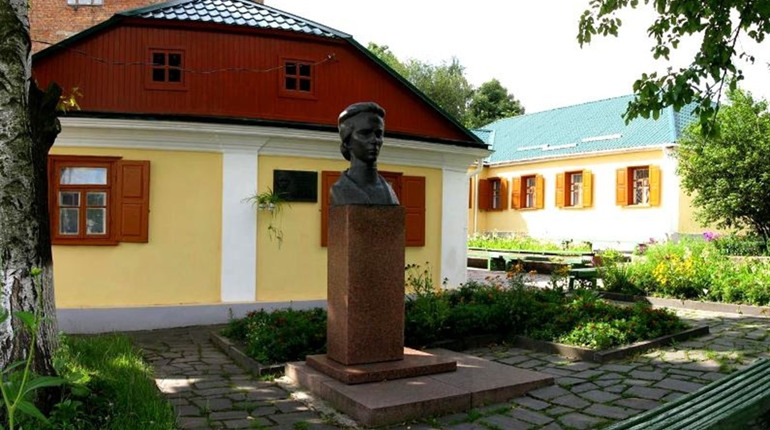 До 150-річчя Лесі Українки ремонтуватимуть дороги та музей