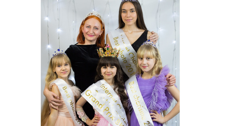 Хочу здобути всі перемоги і стати моделлю: наші дівчата зібрали титули в конкурсі краси та талантів