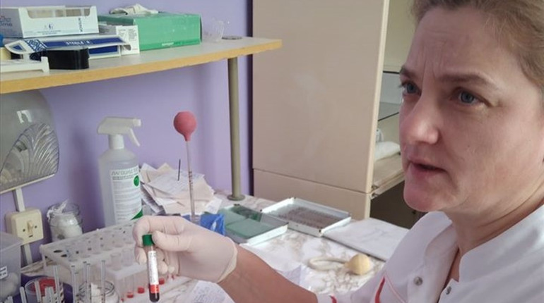 У лаболаторії Ніжинського пологового будинку проводять дослідження за новітніми технологіями