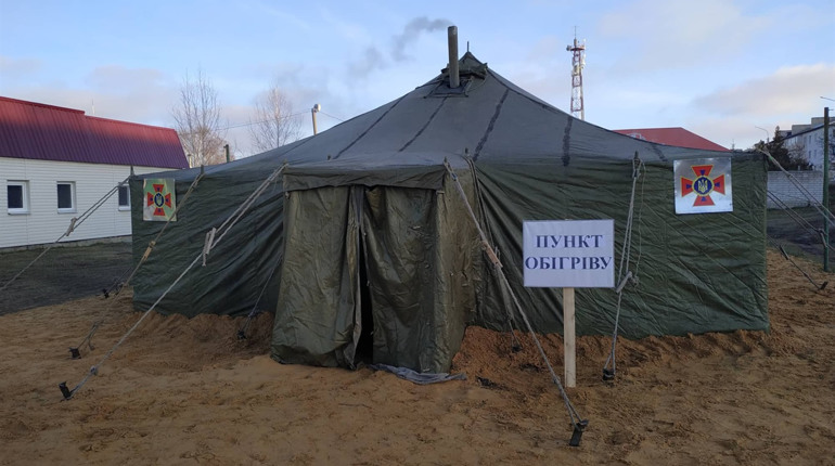 Рятувальники встановили пункт обігріву поруч з пожежно-рятувальною частиною