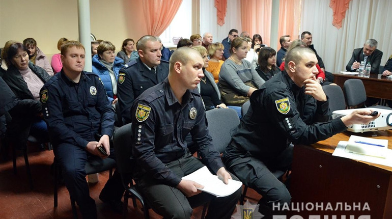 У Городниці поліцейські прозвітували перед громадою про роботу за рік