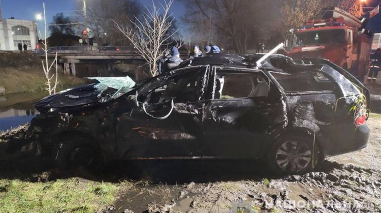 Ніжинська поліція встановлює обставини автопригоди на мосту через річку Остер 