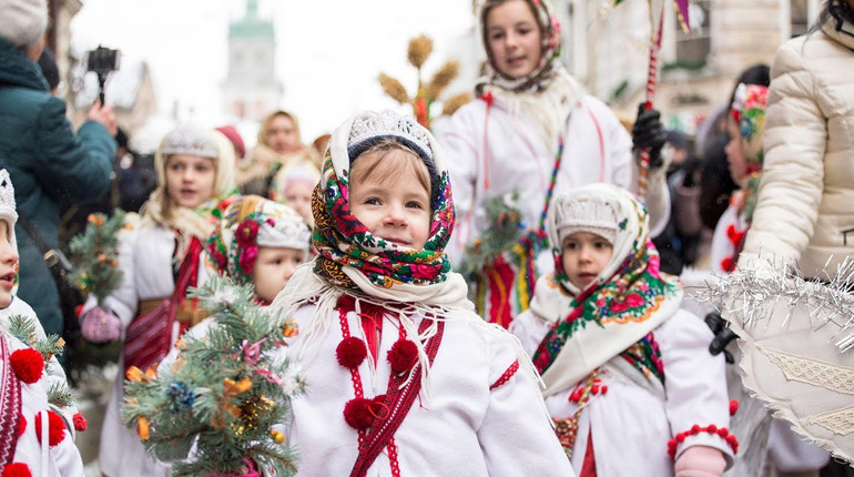 У Конотопі відбувся фестиваль колядок та щедрівок «Різдво з зіркою». Фото