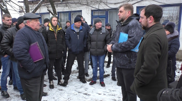 Доведенные до отчаяния горняки одной из торецких шахт требуют выплаты заработной платы