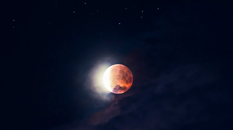 Коли конотопці можуть спостерігати 🌙 місячне затемнення