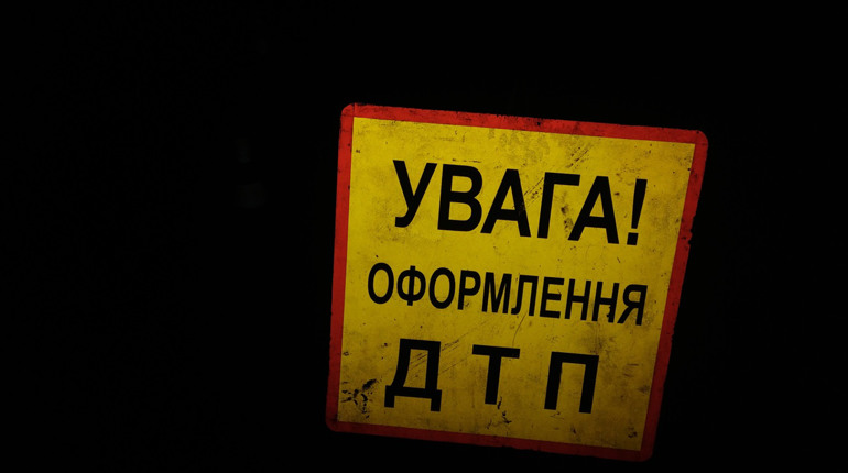 У Мені легковик збив жінку