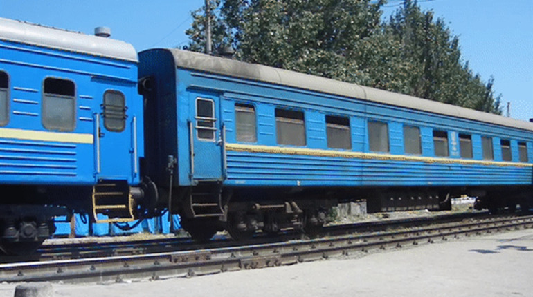 Деякі приміські поїзди не ходитимуть з 15 і 16 січня. До якого часу – невідомо, кажуть на станції