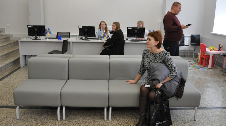 У фойє Чортківської міської ради можна буде подати показники за електрику та газ