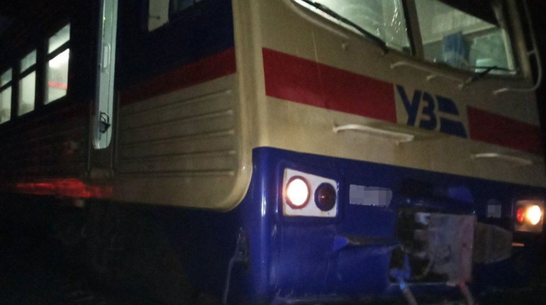 У Лозовій місцева мешканка потрапила під потяг