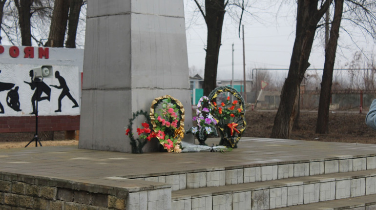 Троїчани поклали квіти до меморіалу загиблих воїнів у Другу Світову