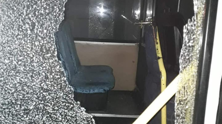 В Никополе пострадали пять пассажирских автобусов: что об этом известно