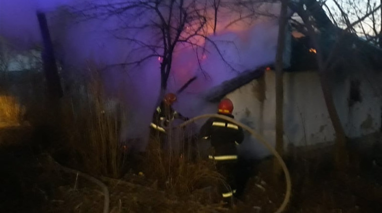 У Старокостянтинівському районі горів будинок
