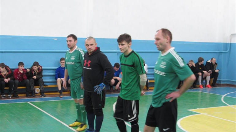 За результатами першого кола лідирує команда "Зоря" 