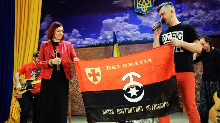 Співали гімн та згадували історію: концерт для військових