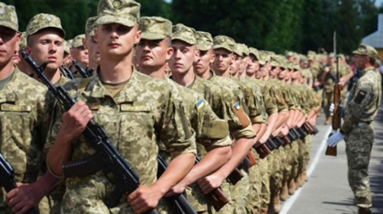 Хлопець із Волновахи створив електронну петицію про відміну строкової служби в армії