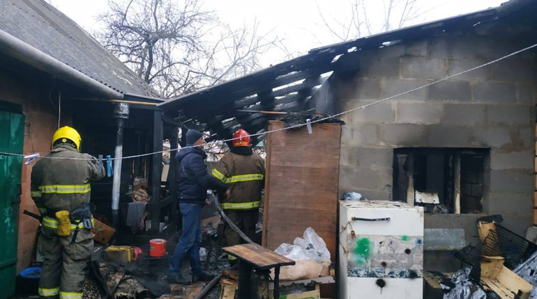 Пожежа в Сарнах: житловий будинок врятували сарненські вогнеборці