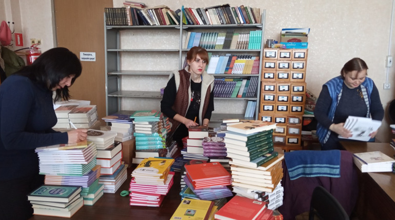 Фантастика, детективи, сучасна проза користується популярністю у читачів районної бібліотеки