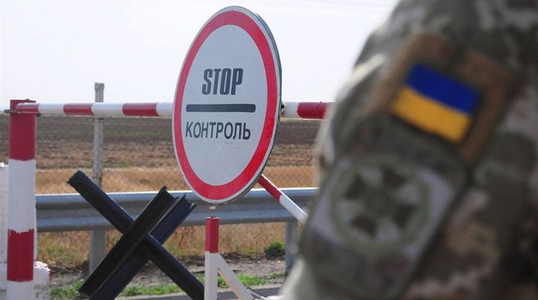 Вчора обстріляли КПВВ «Мар’їнка», сьогодні пункт пропуску відновив роботу