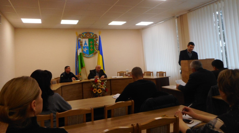 Маршрутки мають дезінфікувати, а школи і дитсадки закривають на карантин до 22 березня