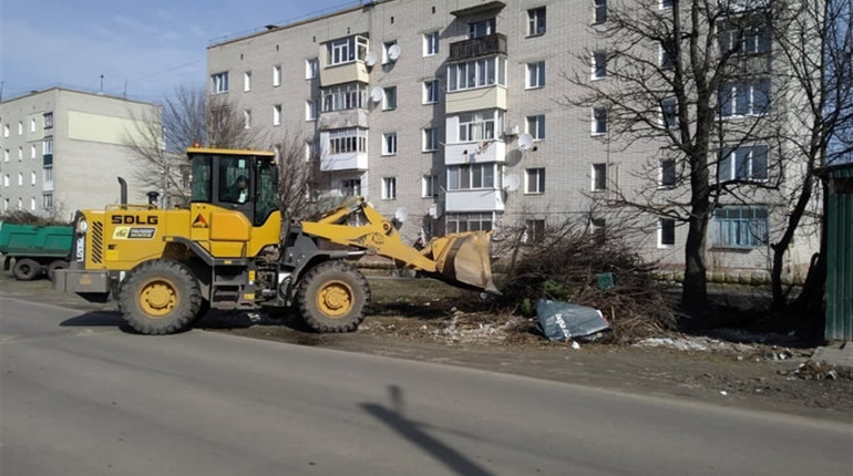 У Шостці почалось весняне прибирання