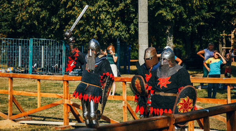 Справжні лицарі надсилають вітання жінкам Білопільщини! 