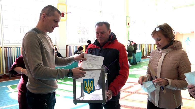 Вибори під час карантину: 179 виборчий округ, куди входить Лозівщина, обирає народного депутата