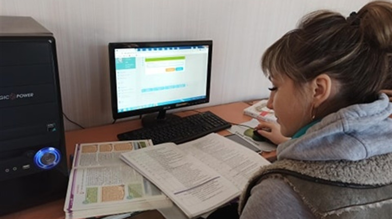Первомайські школи впроваджують дистанційне навчання: досвідом ділиться п’ята