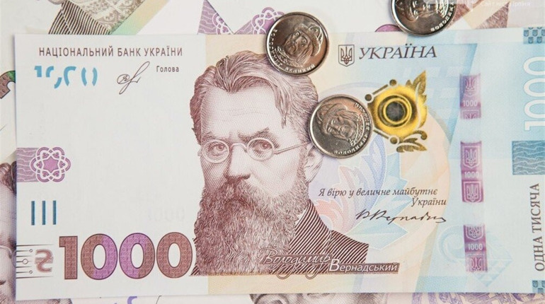 У квітні пенсіонерам доплатять по тисячі гривень