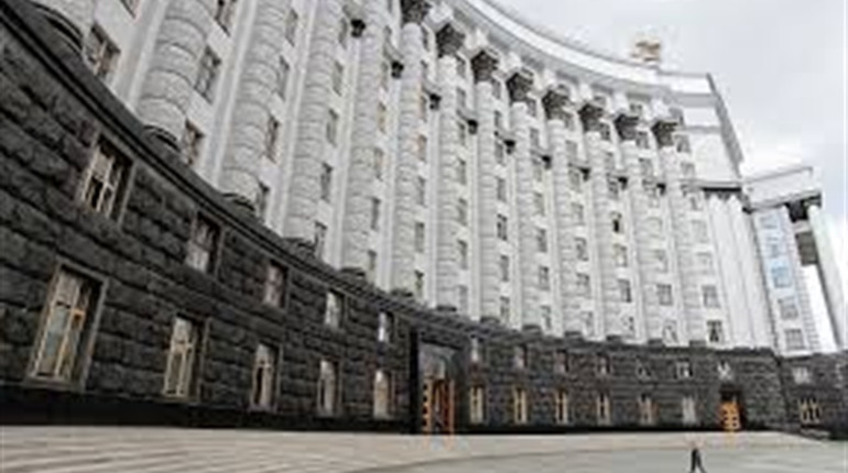 Уряд продовжив карантин і ввів режим надзвичайної ситуації по всій території України до 24 квітня