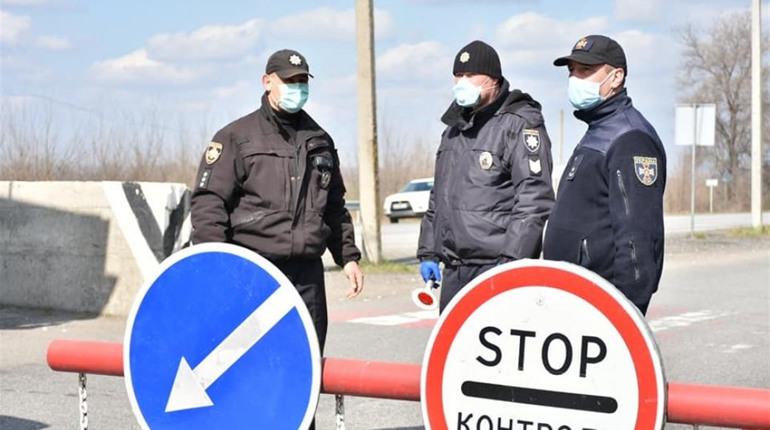 Тепер у Конотоп впускатимуть тих, хто пройде медичний огляд. На в’їздах встановлять блокпости